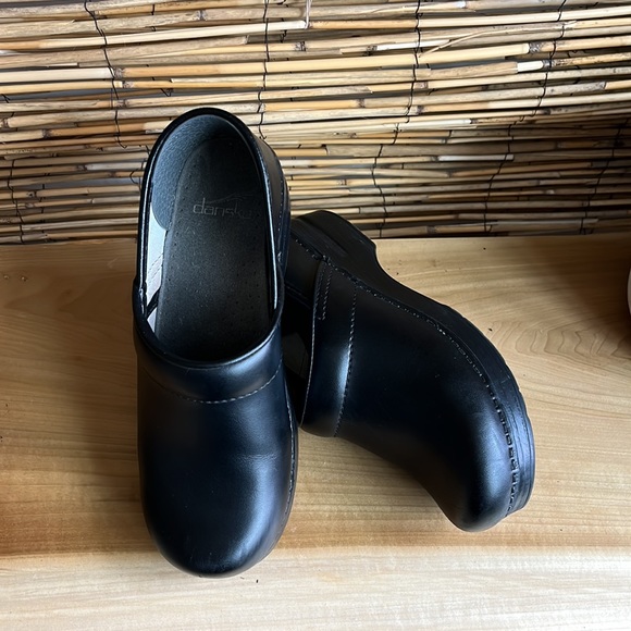 Super clean and new Dansko Clogs - Picture 3 of 6